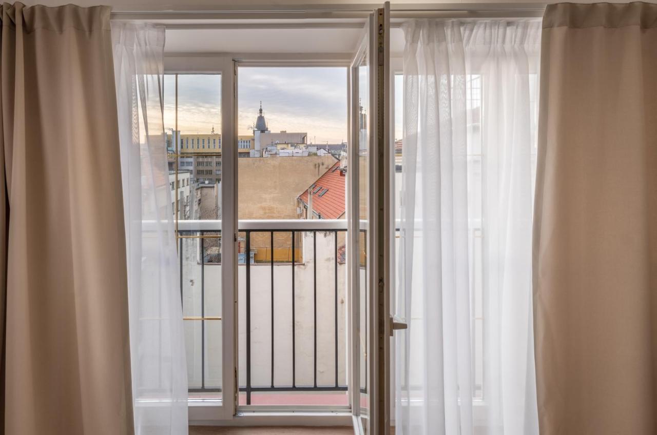 Nest By Adrez Prague